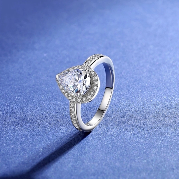 NEW Silver 925 Pear Cut White Crystal Ring - Picture 4 of 5